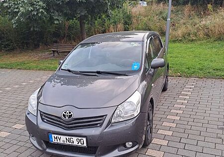 Toyota Verso 2.2l D-CAT Executive Executive