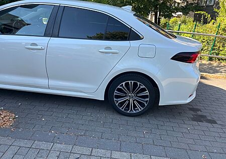 Toyota Corolla 1,8 Hybrid Business Edition Business...