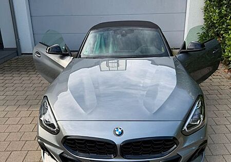BMW Z4 M M40i A - Sehr gepflegt. Garagenwagen.