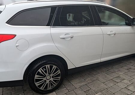 Ford Focus 2.0 TDCi Titanium, Autom. AHK, Winterpaket