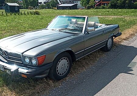 Mercedes-Benz SL 560