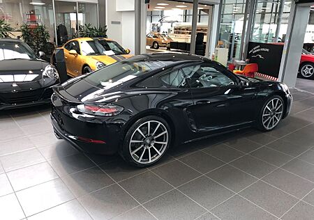 Porsche 992 Carrera 4 Coupé Carrera