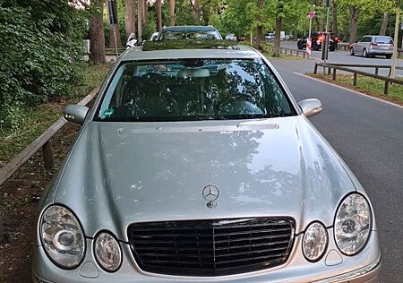 Mercedes-Benz E 220 CDI AVANTGARDE Avantgarde