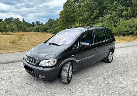 Opel Zafira A 2.2 -