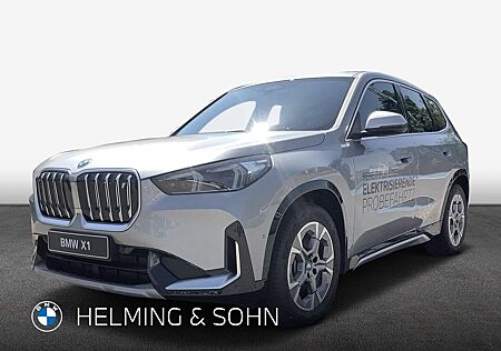 BMW iX1 xDrive30 xLine - DAB / LED / RFK / Komfortzg