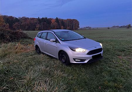 Ford Focus 2,0 EcoBlue 110kW Cool & Connect Turni...