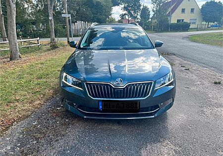 Skoda Superb 2.0 TSI DSG 4x4 Style Combi Style