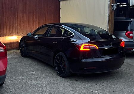 Tesla Model 3 Performance - Batterie erneuert