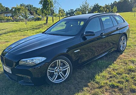 BMW 530d xDrive Touring, M-Paket, schwarz, Leder