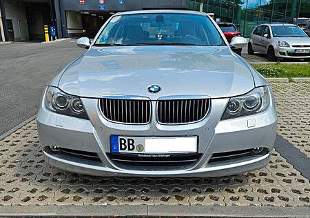 BMW 330i -Automatik-258PS-SH-SD-Scheckheft
