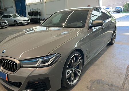 BMW M550i xDrive Lim.|LASER|HEAD-UP|AMBIENT AIR|VOLL
