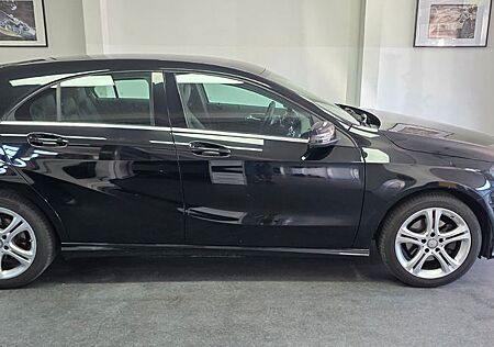 Mercedes-Benz A 180 Urban PDC Navi Teilleder TÜV/neu