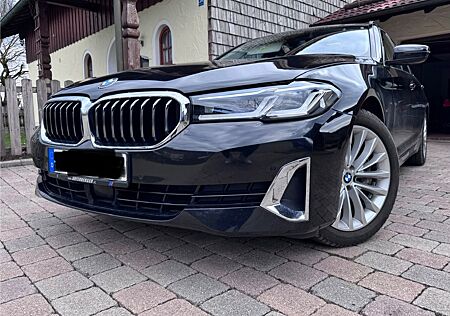BMW 540i xD T/Werksgarantie/Luxury Line/Laser/HUD/SH