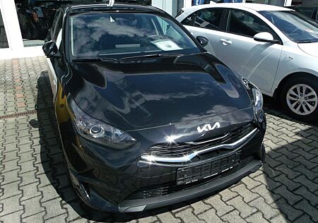 Kia Cee'd / Ceed 1,5T GDi Vision+Automatik+Navi+Temp