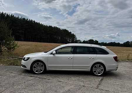 Skoda Superb 2.0 TDI 125kW G tec DSG Elegance Comb...