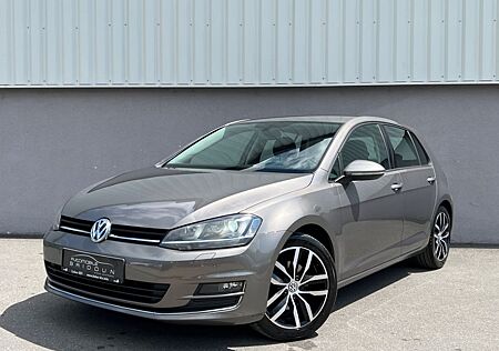 VW Golf Volkswagen VII Lim. Highline XENON NAVI PDC ACC