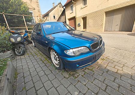 BMW 330i -
