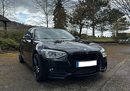 BMW 118i 1er M-Paket schwarz 170 PS Benziner