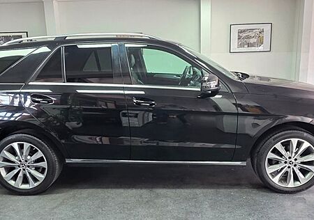 Mercedes-Benz ML 350 BlueTEC 4MATIC Panorama Leder AHK Kamera