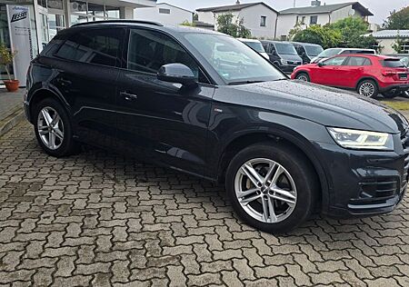 Audi Q5 quattro sport s line