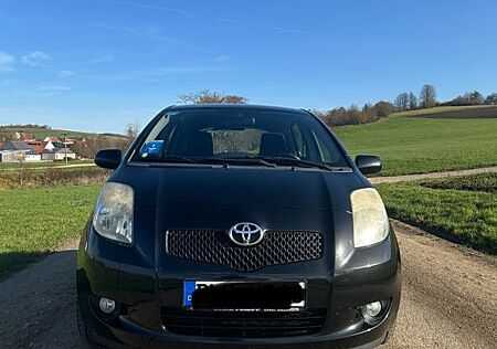 Toyota Yaris 1,3-l-VVT-i Cool Cool