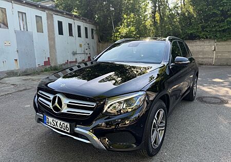 Mercedes-Benz GLC 250 4 MATIC AMG