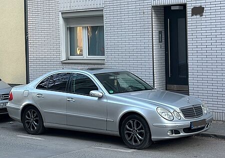 Mercedes-Benz E 200 Kompressor Tüv 08/26 SHZ SHD PDC usw