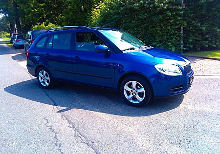 Skoda Fabia Combi 1.6 Style Edition/AHK+Klimatronik+8f