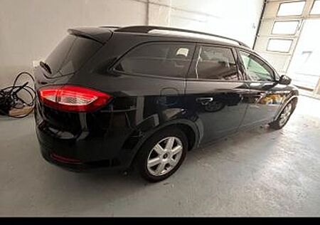 Ford Mondeo 1,6 EcoBoost Titanium Turnier Titanium