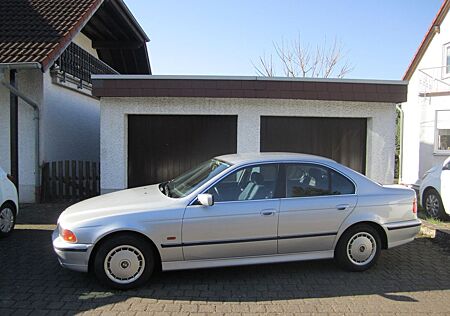 BMW 520i E39 Limousine II.Hand/88tkm/TüV-NEU!!!