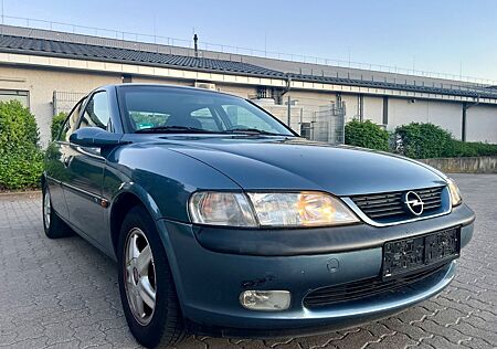 Opel Vectra CD*KLIMAAUTOMATIK*SCHECKHEFTGEPFLEGT*2-HD
