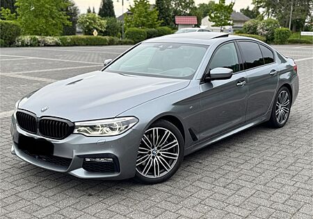 BMW 530d xDrive*M PAKET*LED*S-DACH*HEAD-UP*1HD*