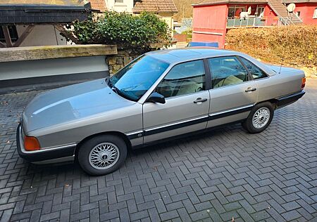 Audi 100 , Typ 44, H-Zulassung, Schiebedach, Rostfrei