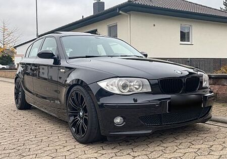 BMW 120i -tief, breit, schwarz, Leder, xenon
