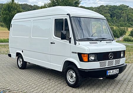 Mercedes-Benz T-Klasse T1 208 D OLDTIMER H-ZULASSUNG TÜV RADIO 5 GANG