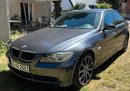 BMW 318i -