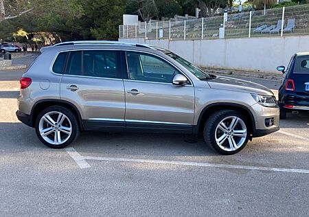 VW Tiguan Volkswagen 2.0 TDI 130 DSG 4M BMT CUP Sport & St...