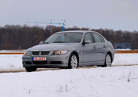BMW 325i *TÜV NEU* *AHK*
