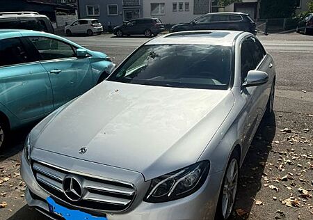 Mercedes-Benz E 220 d Autom. -