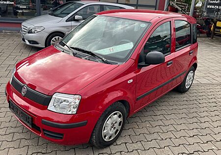 Fiat Panda 1.2 8V 8-fach bereift TÜV neu