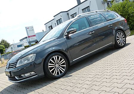 VW Passat Variant Volkswagen Passat 2.0 TDI Highline DSG 4Motion *Xenon*Navi*