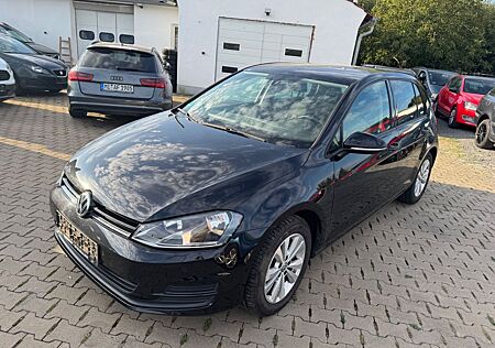 VW Golf Volkswagen VII Lim. Trendline BMT