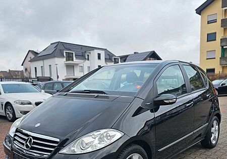 Mercedes-Benz A 200 Avantgarde/1HAND/SHG/66TKM/PDC/NAVI
