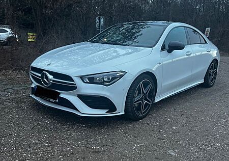 Mercedes-Benz CLA 35 AMG Mercedes-AMG CLA 35 4MATIC DCT Me...