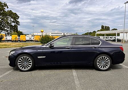 BMW 750i X-Drive V8 Top Ausstattung