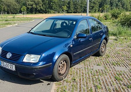 VW Bora Volkswagen 1.6 Basis Basis