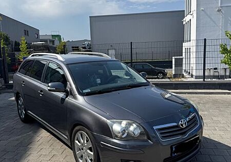 Toyota Avensis Combi Sol 2.0-l-VVT-i Sol