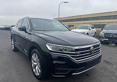VW Touareg Volkswagen R-Line 4Motion Standheizung LED Navi AHK