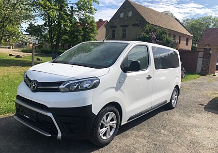 Toyota Pro Ace Proace (Verso)1,5-l-D-4D 75kW L Shuttle 9 Sitze