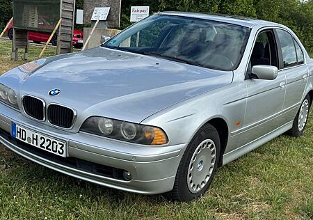 BMW 520i A Exclusive Exclusive